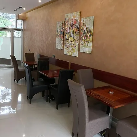 Kutko Hotel *